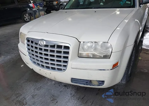 2010 Chrysler 300 Touring/Signature Series/Executive Series from USA, damaged, VIN 2C3CA5CV6AH306815